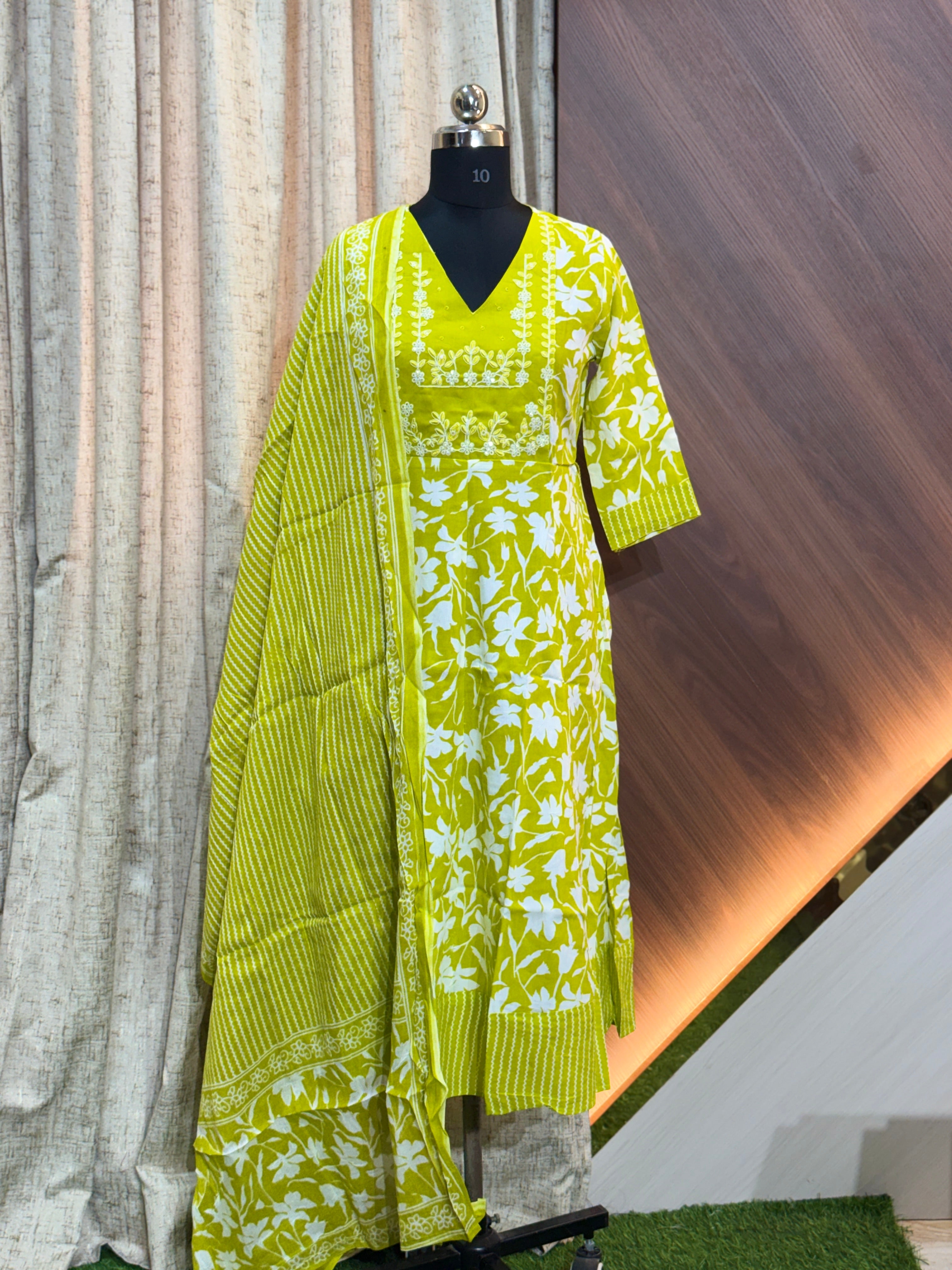 9452 -  Anarkali kurtis with duppatta