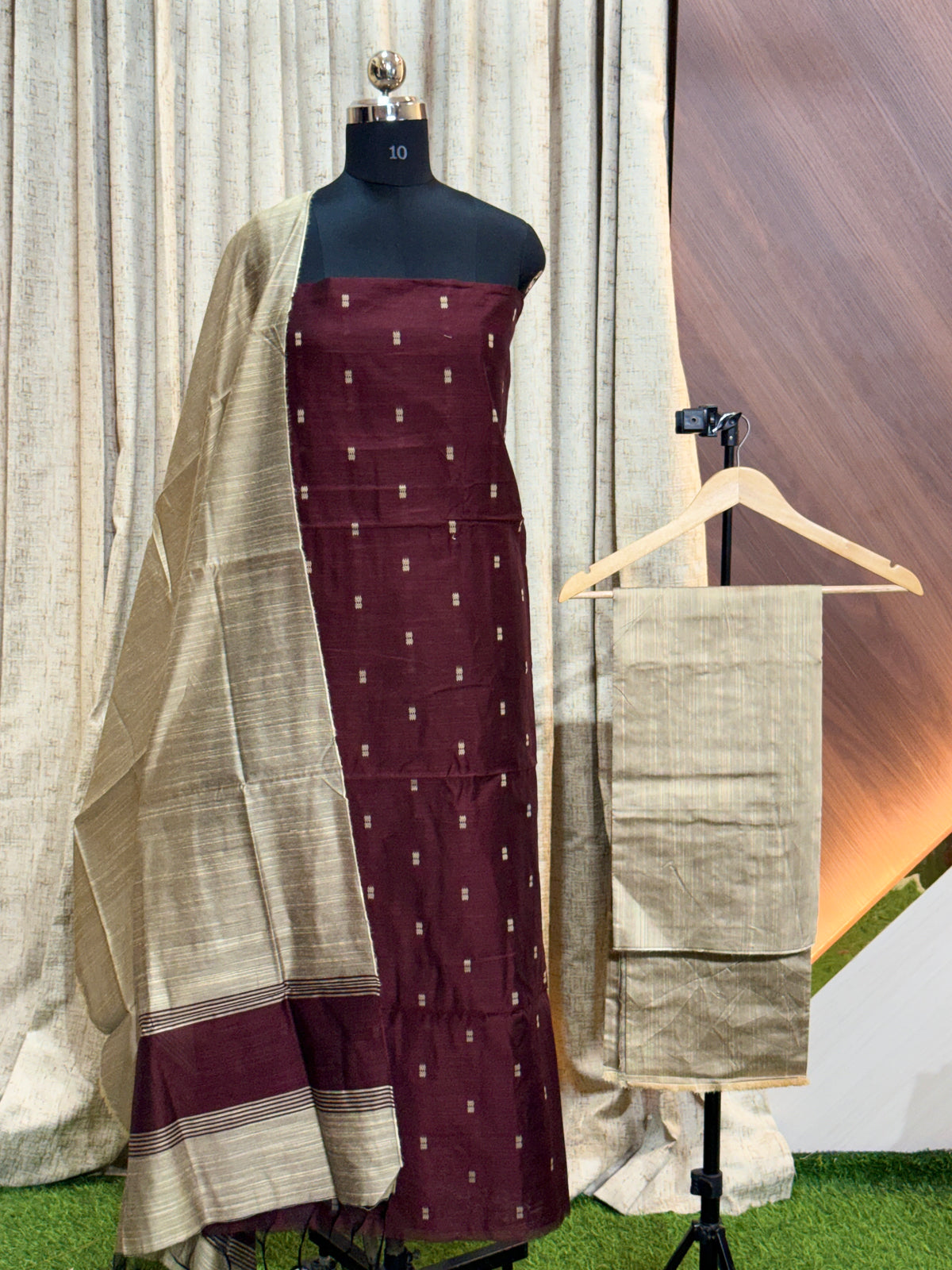 S192 - Petal ( Brown)