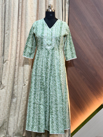 9587 -  Anarkali Kurtis