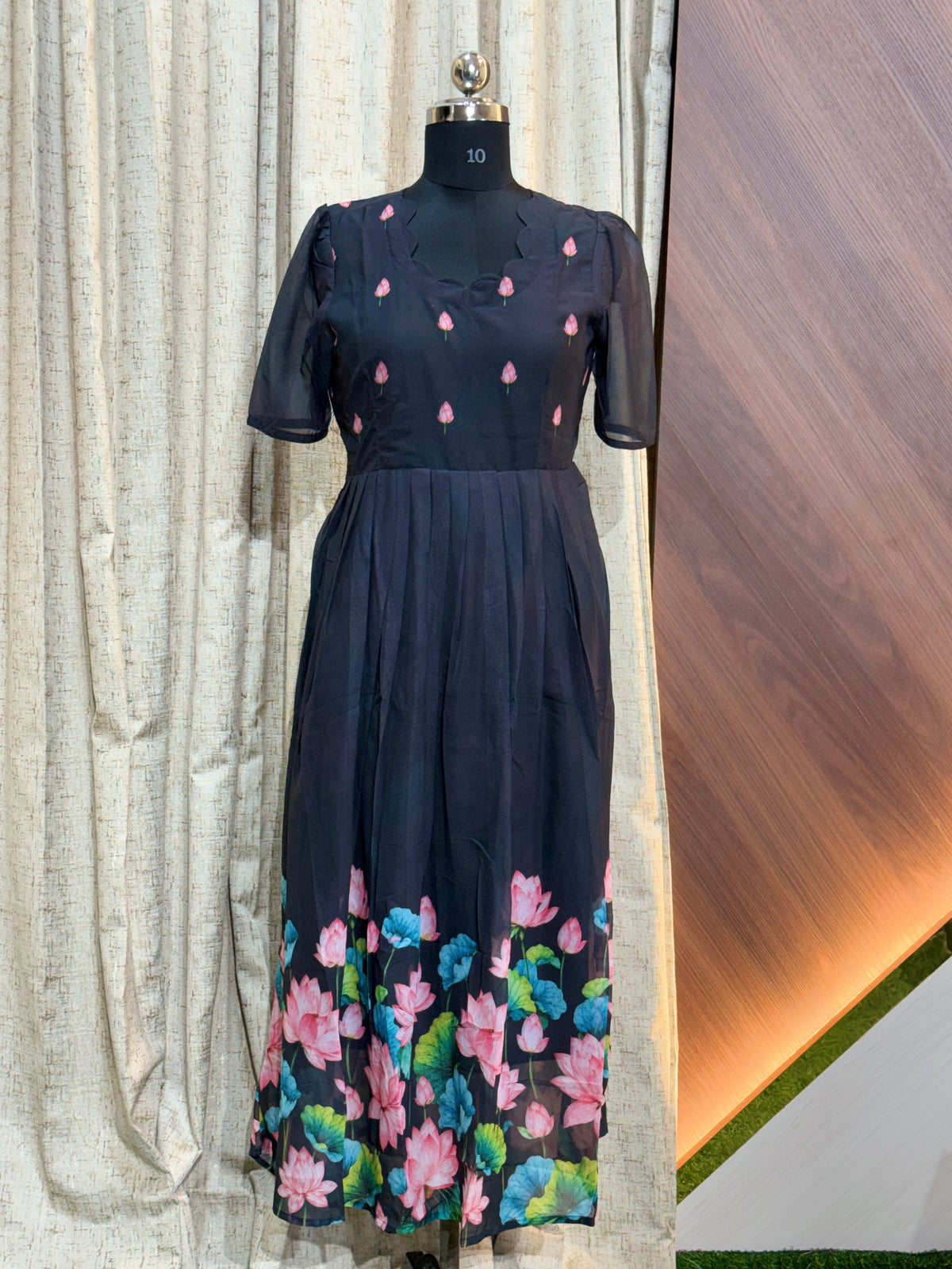 S329 -  Georgette Frock