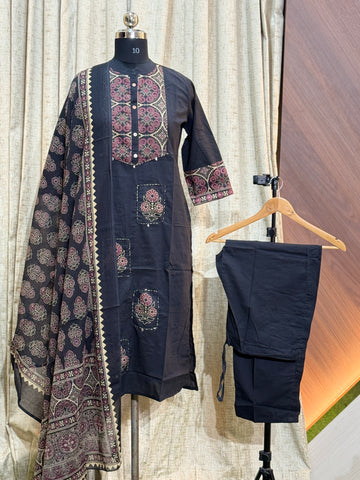 A195 - Kurti with Pant and Dupatta