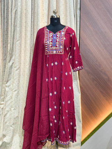 A572 - Anarkali kurtis with Dupatta