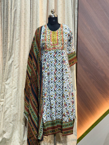 A576 - Anarkali kurtis with Dupatta