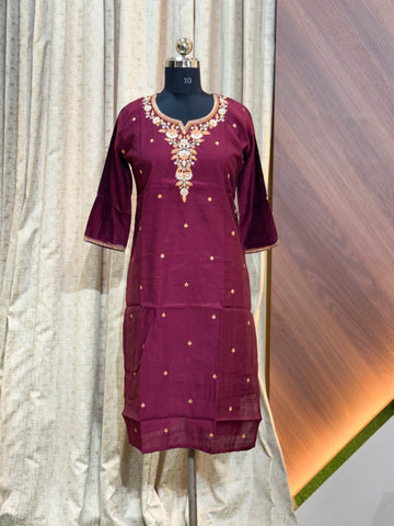 A584 - SILK KURTIS