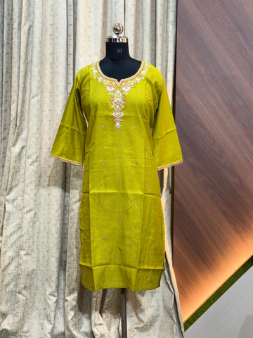 A586 - SILK KURTIS