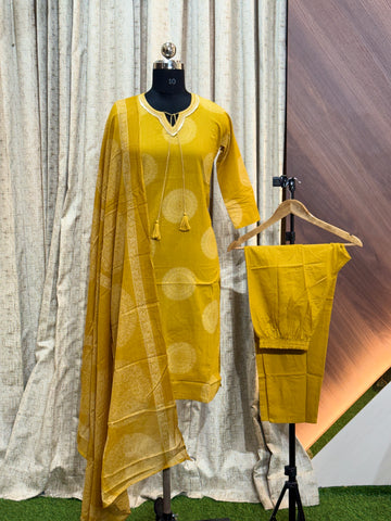 A624 - Kurti with Pant and Dupatta