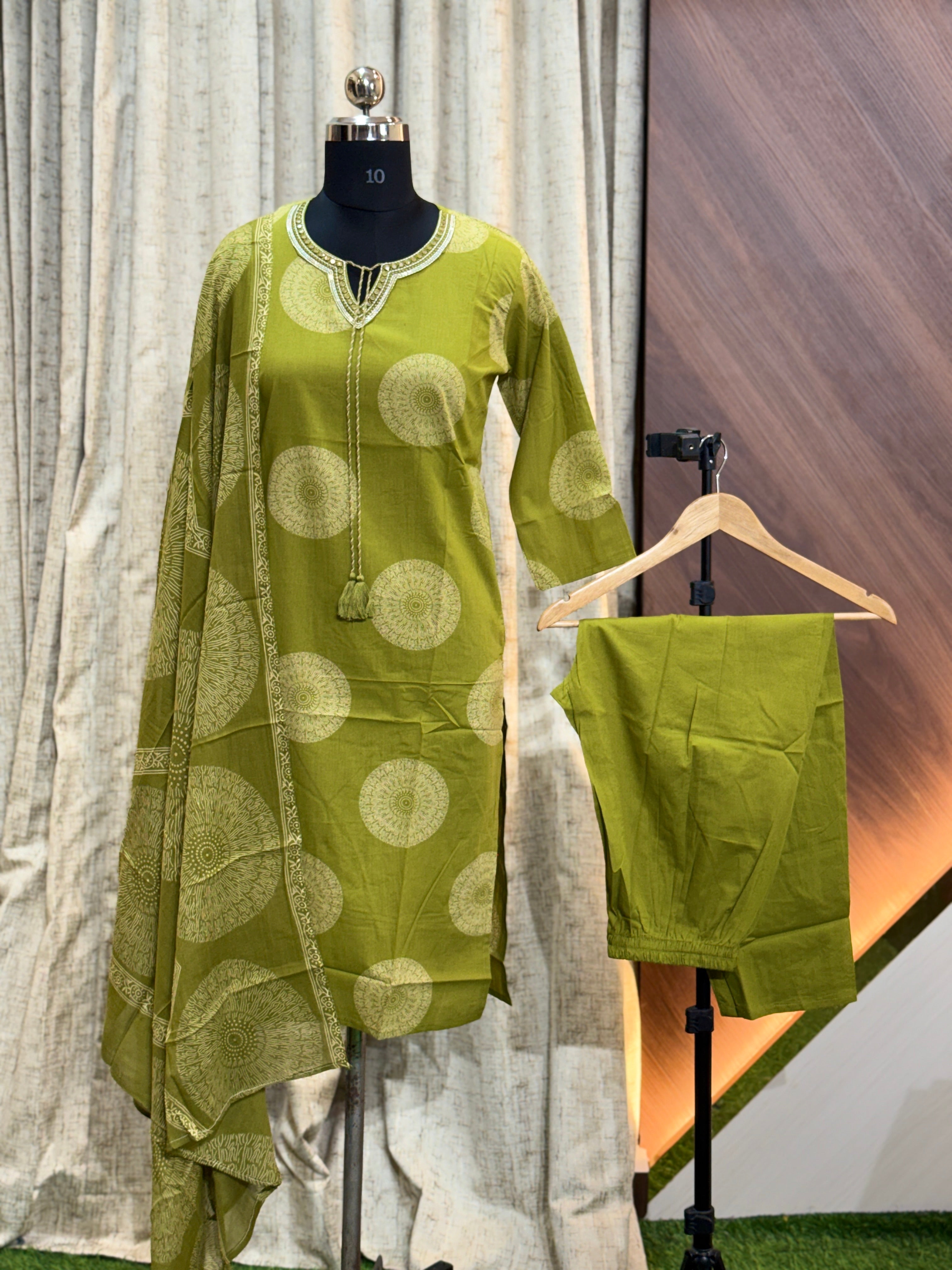 A625 - Kurti with Pant and Dupatta
