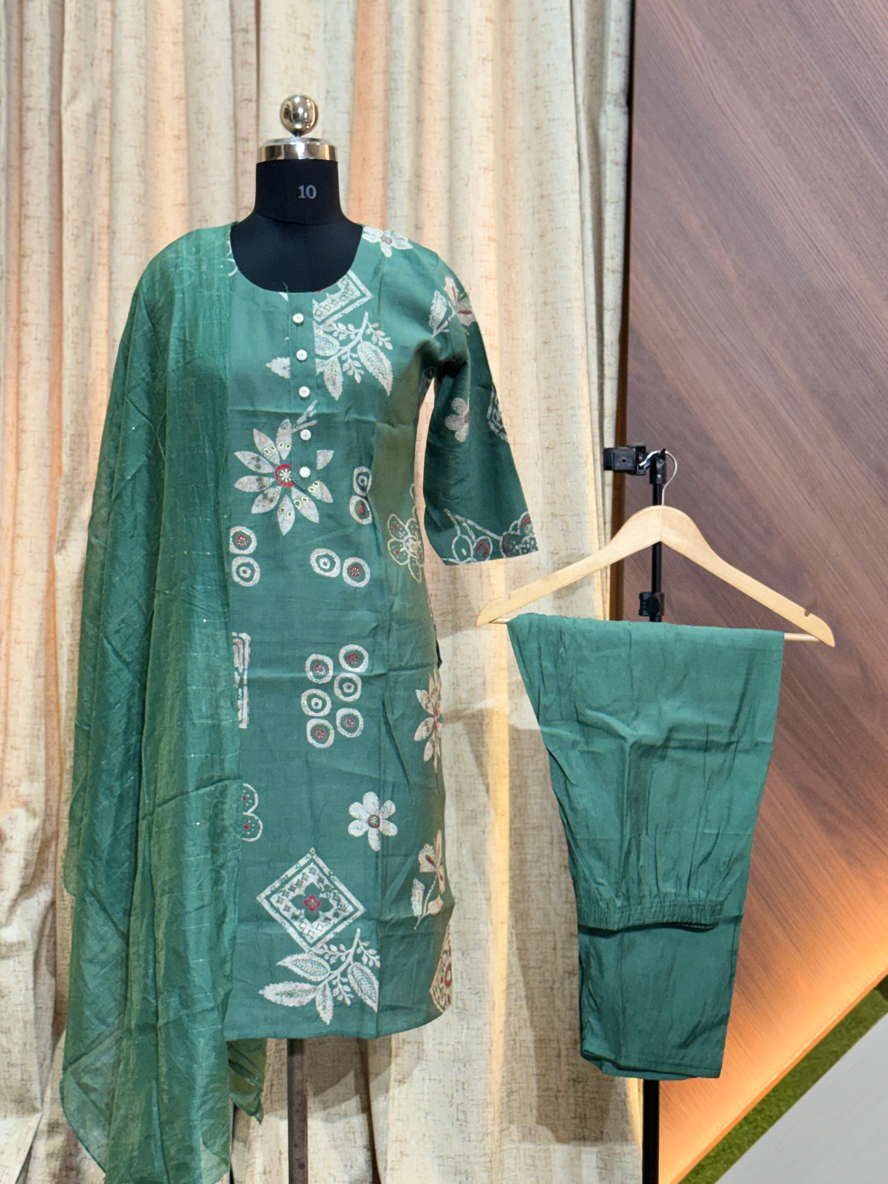 A702 - Kurti with Pant and Dupatta 3PCS