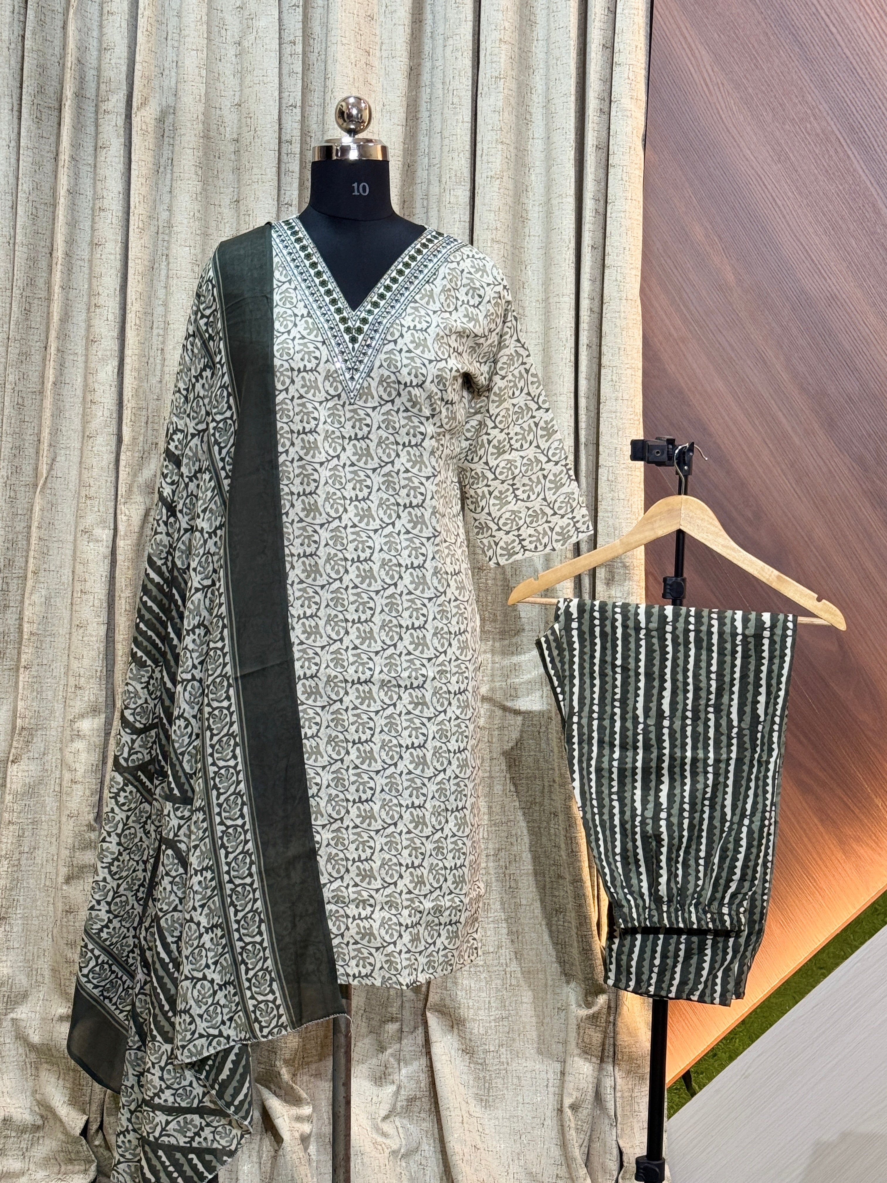 A762 - Cotton 3pc Kurta Set