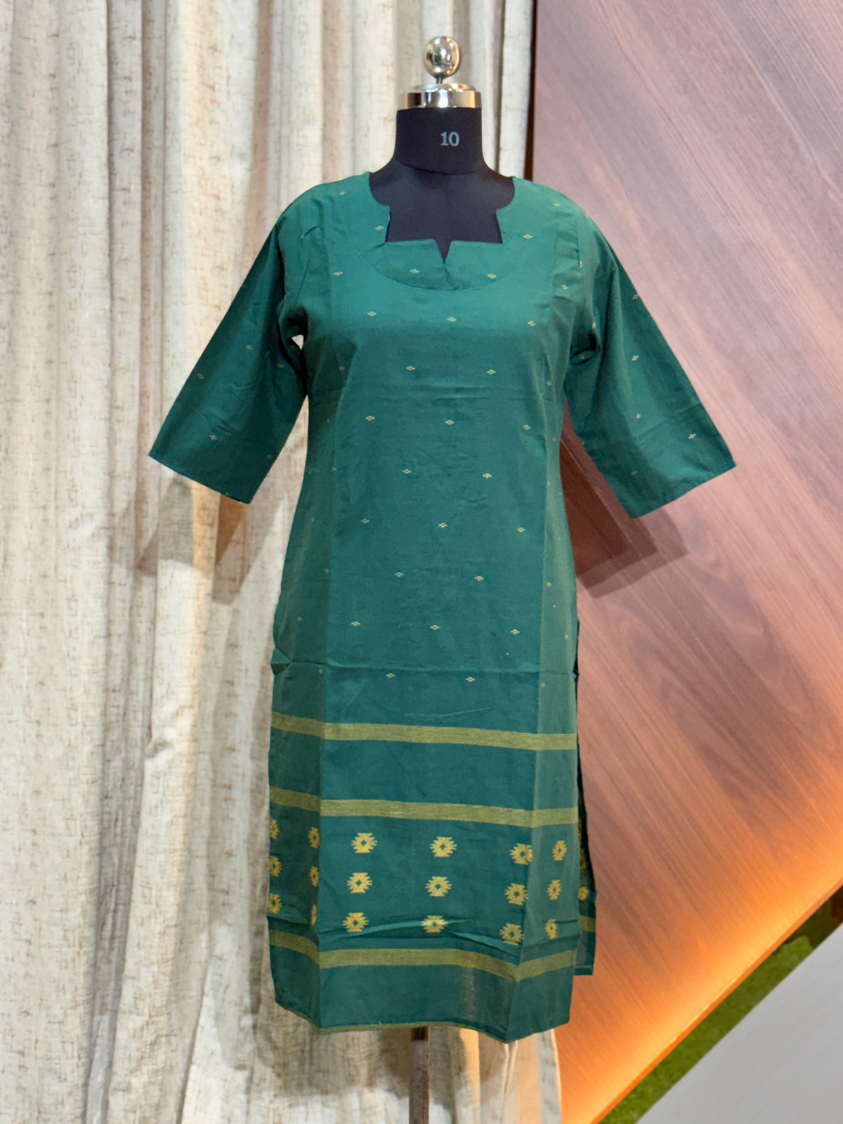 A872 - COTTON KURTIS