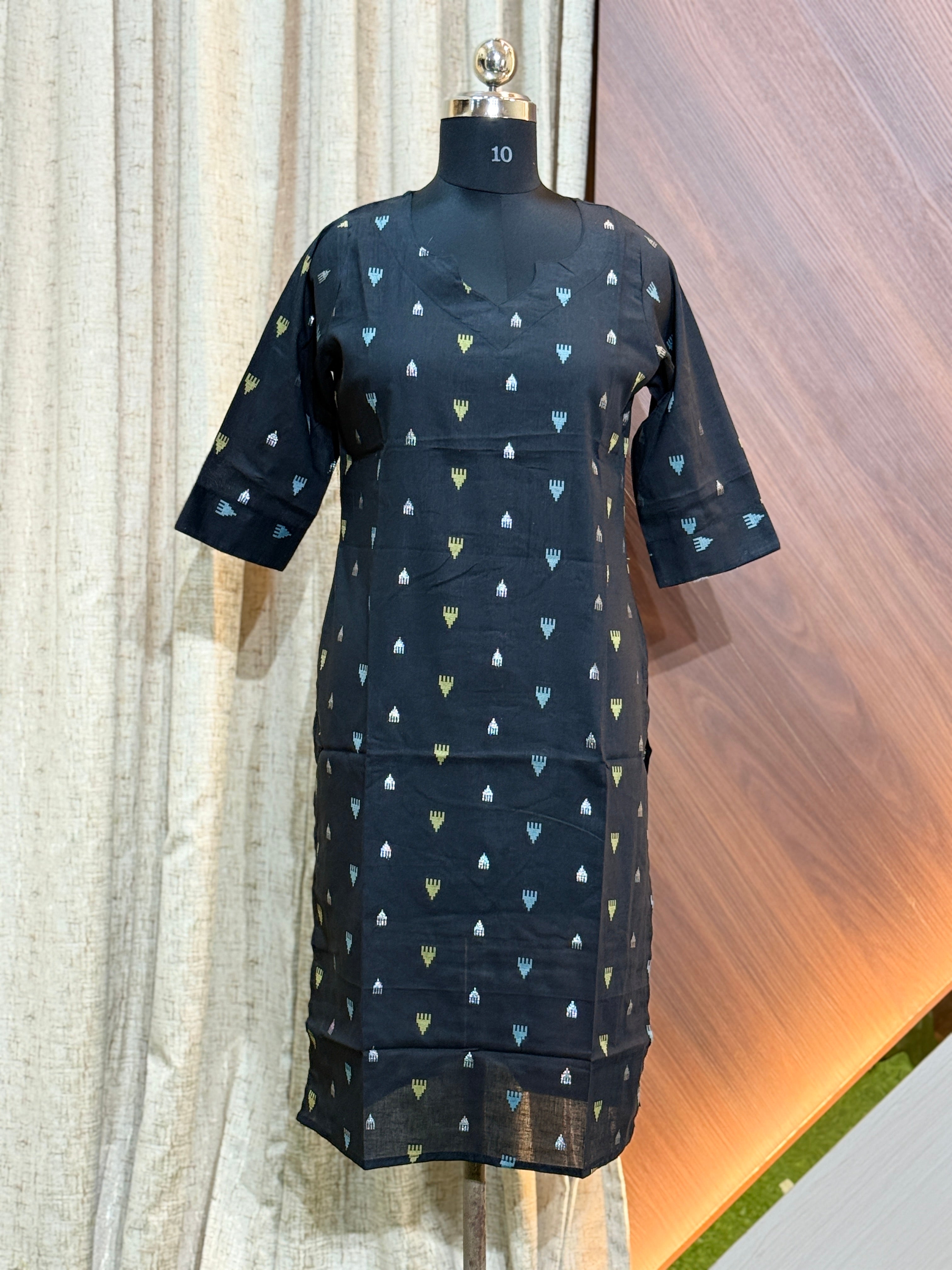 A867 - COTTON KURTIS