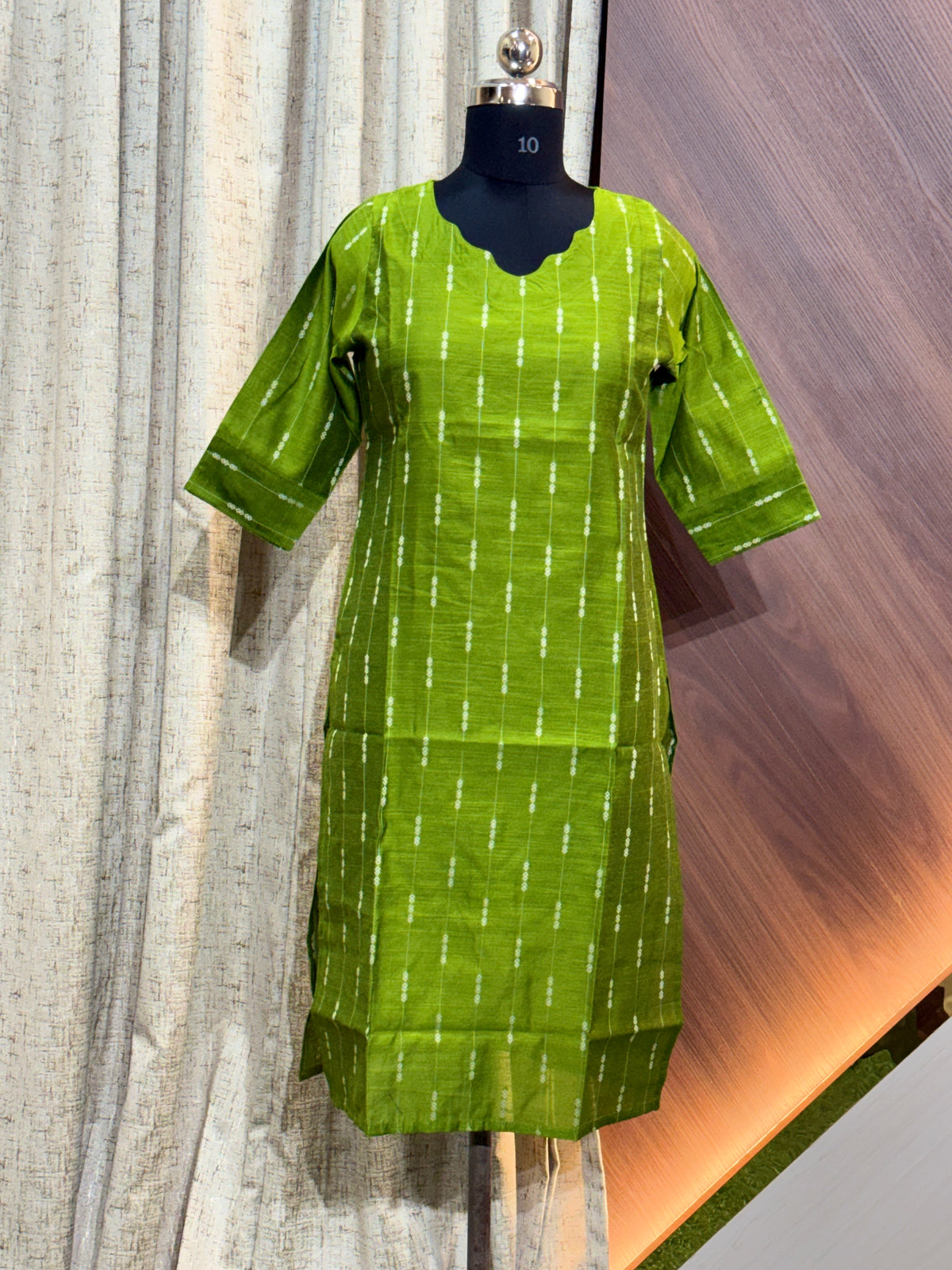 A895 - RAW SILK KURTIS