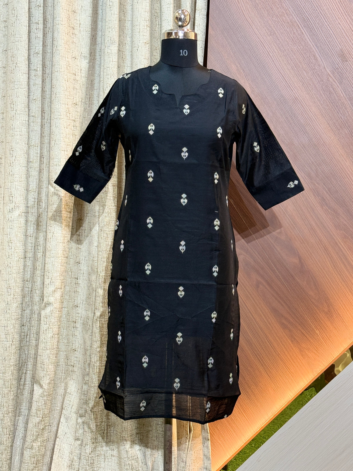 A890 - RAW SILK KURTIS