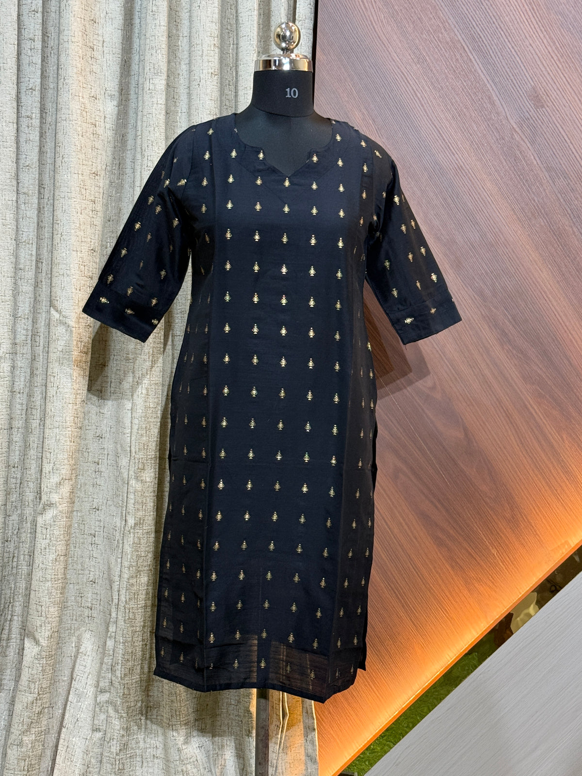 A886 - RAW SILK KURTIS