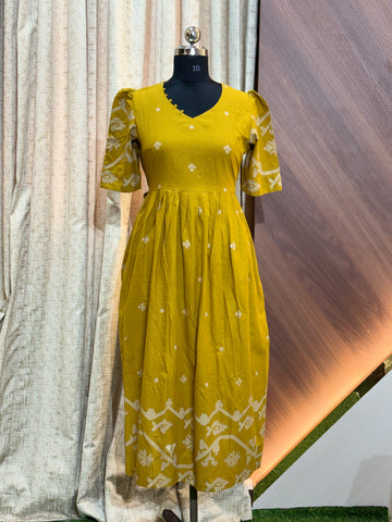 A1094 - Fit & Flared Frock