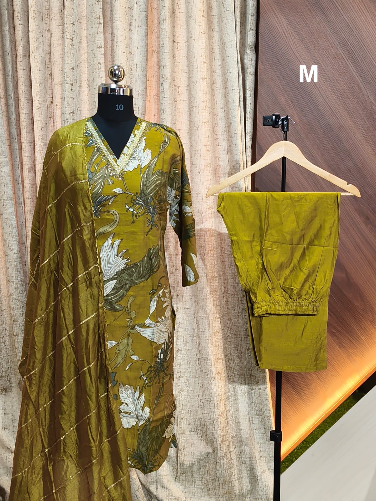 9472 - Kurti with Pant and Dupatta 3PC