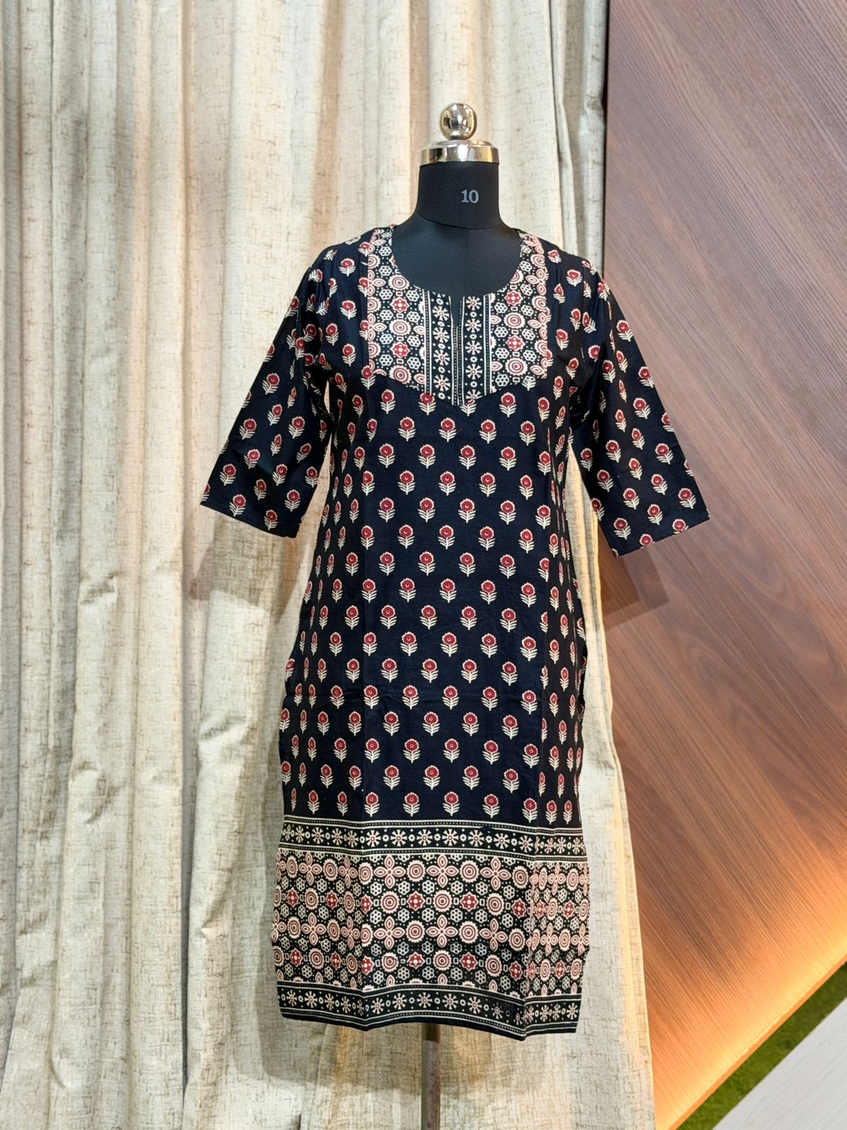 9786 - Daily wear Kurtis
