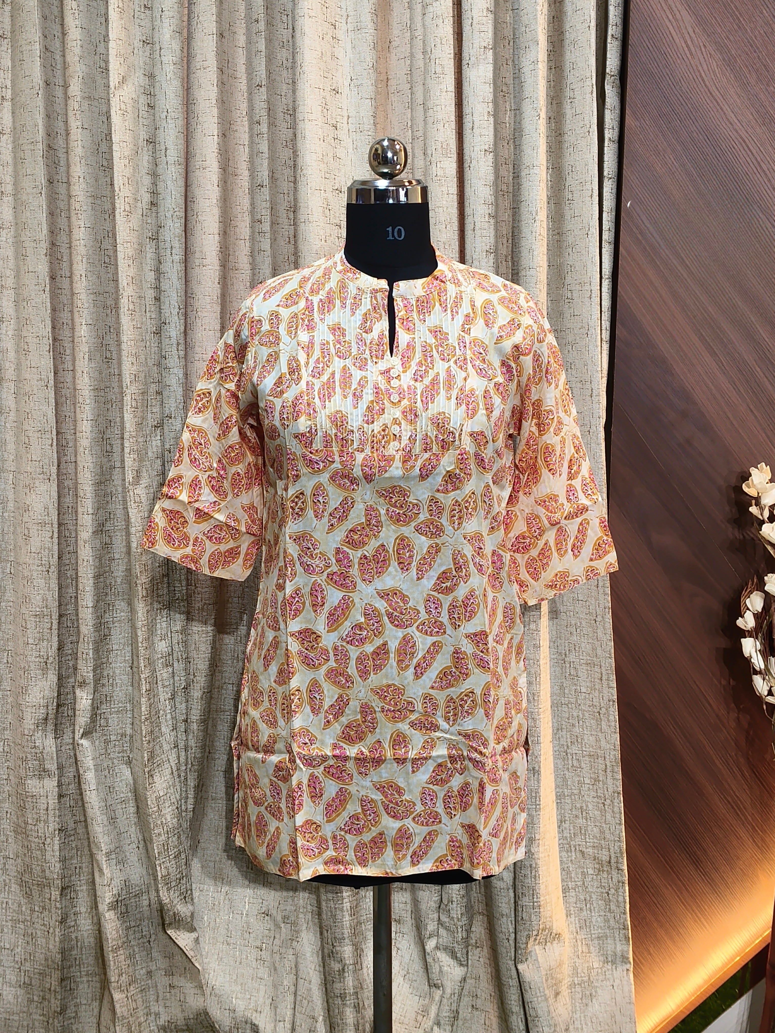 A 1022 - Short Kurtis