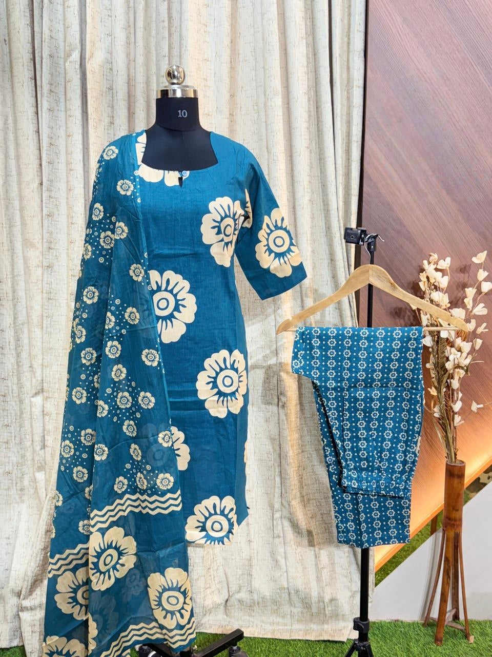 D1203 - Cotton 3pc Kurta Sets