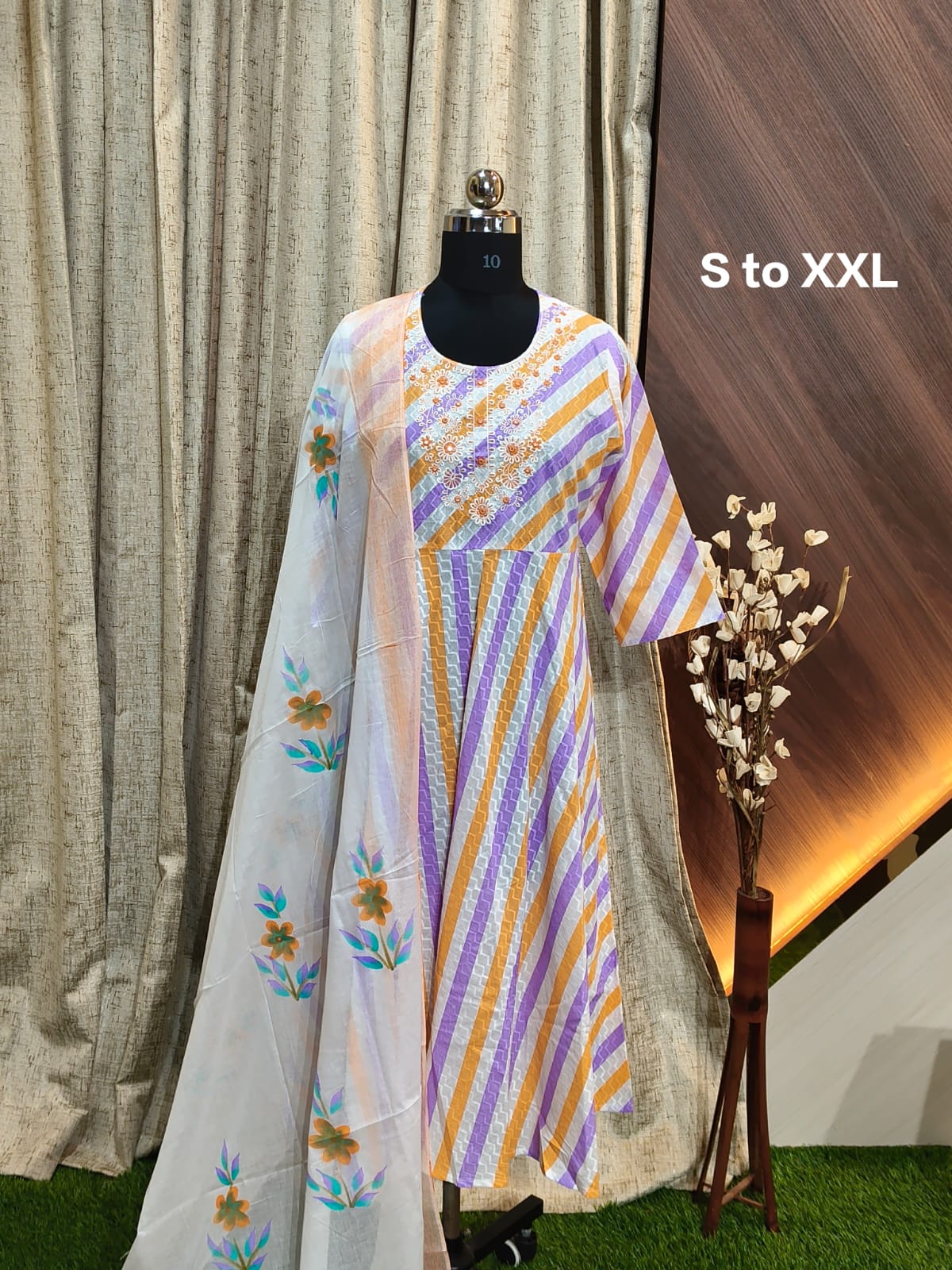9446 -  Anarkali kurtis with duppatta