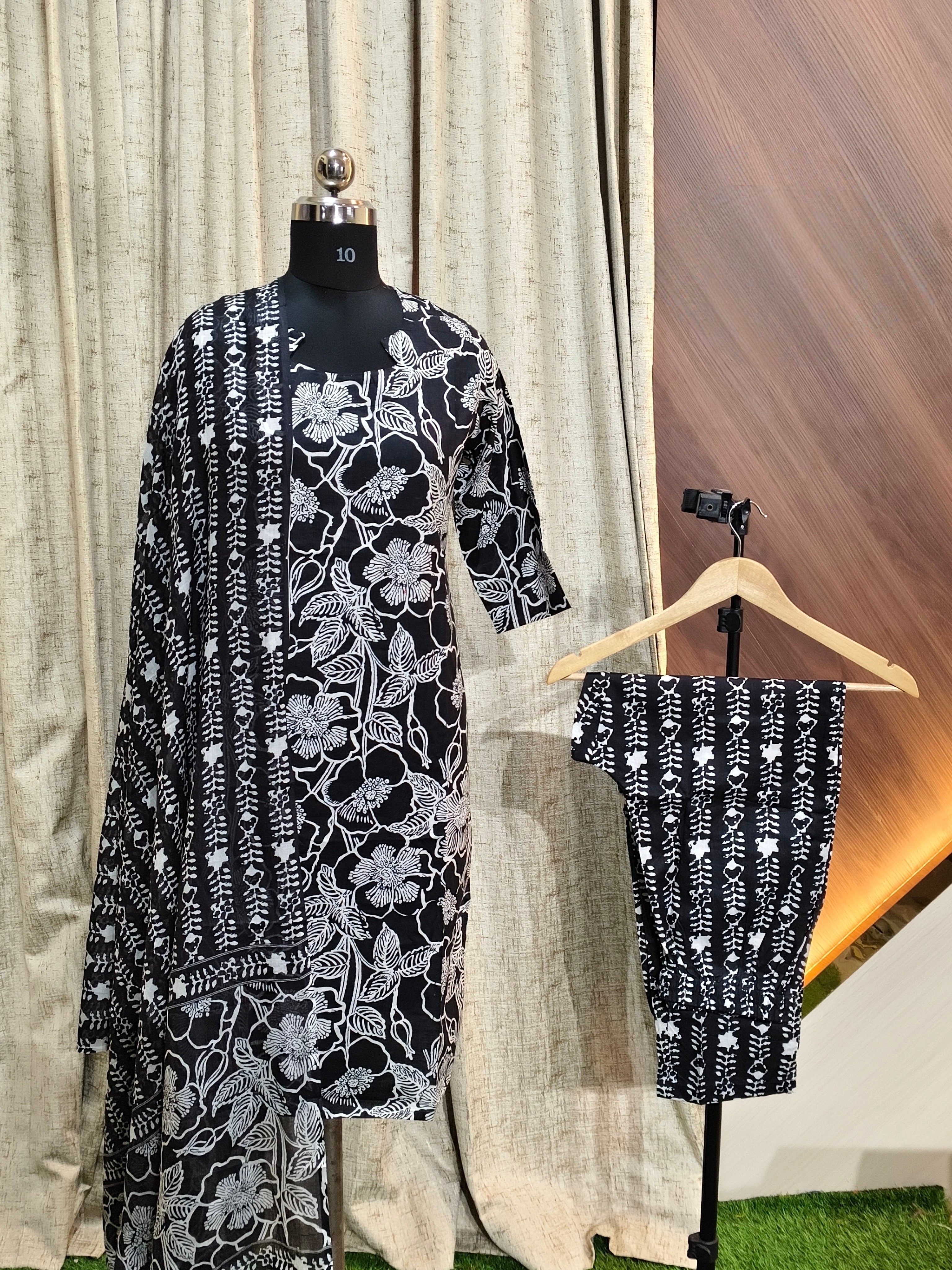 D1204 - Cotton 3pc Kurta Sets