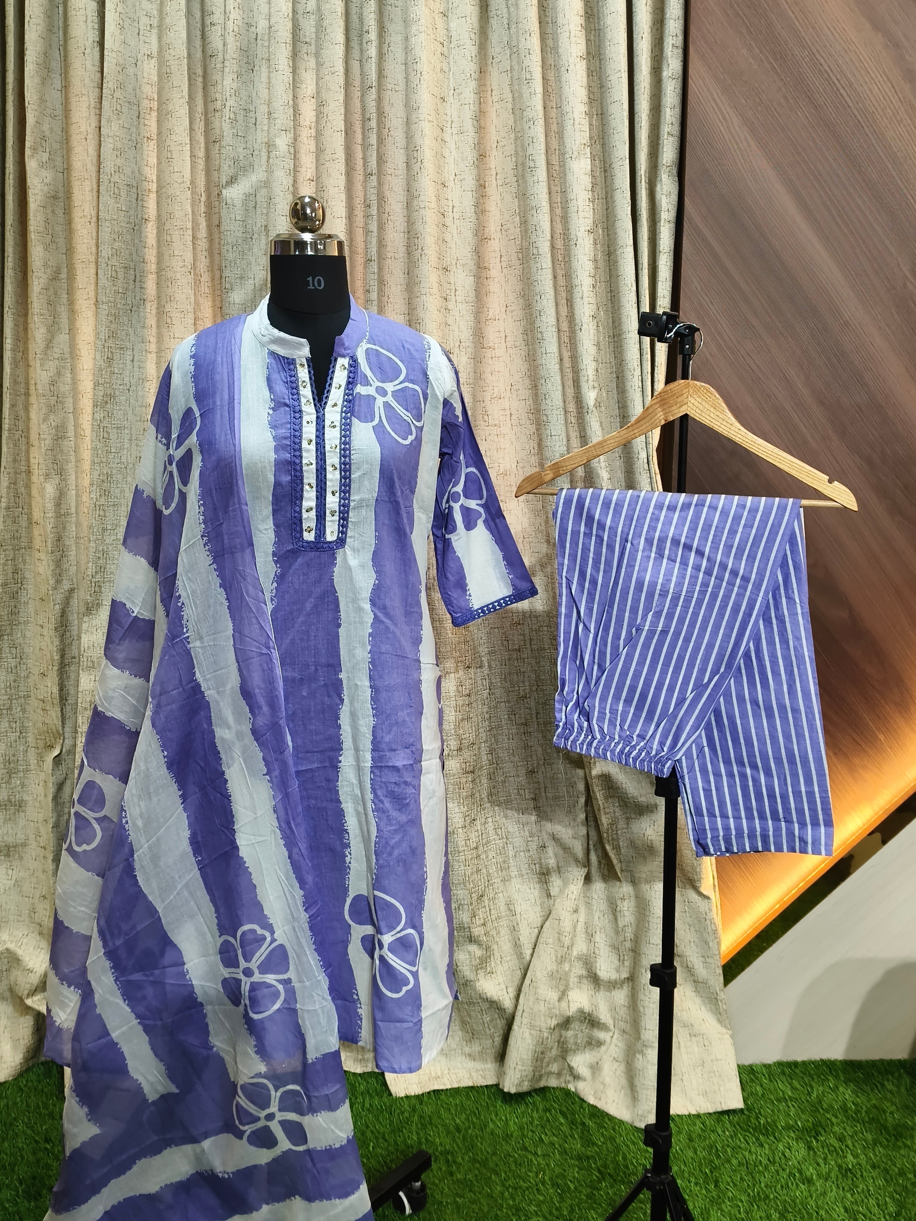 D1122 - Cotton 3pc Kurta Sets