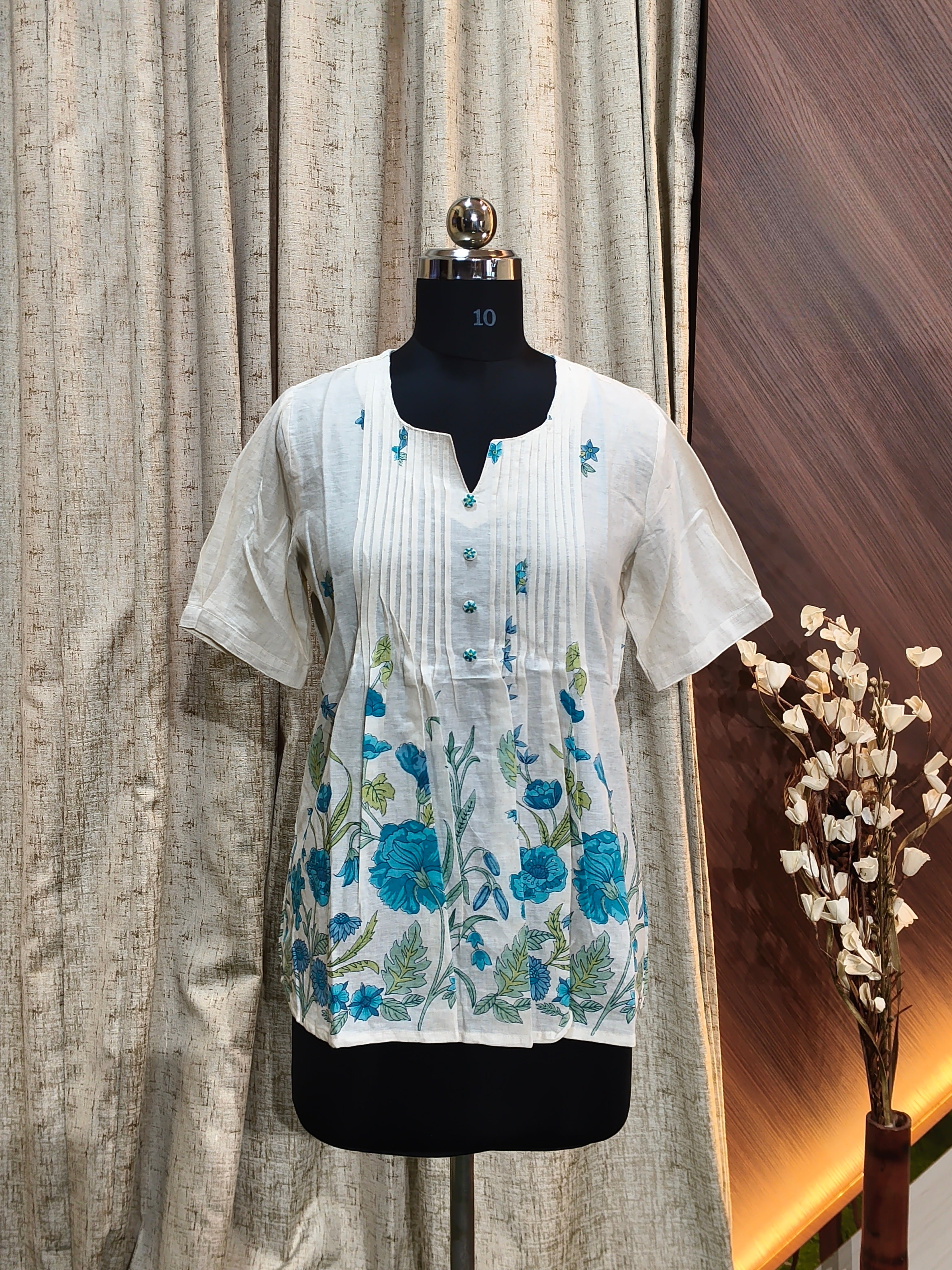 A 1005  - Short Kurtis