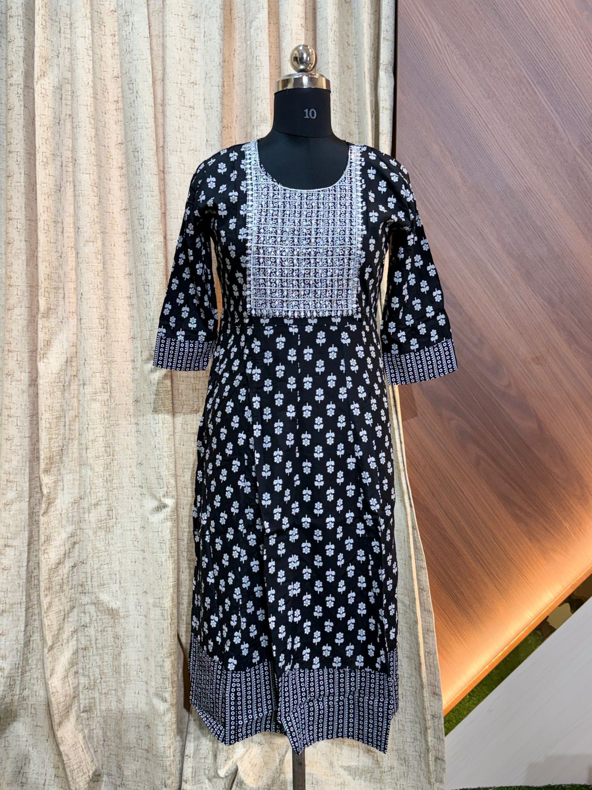 D1270 -  Anarkali Kurtis (black)