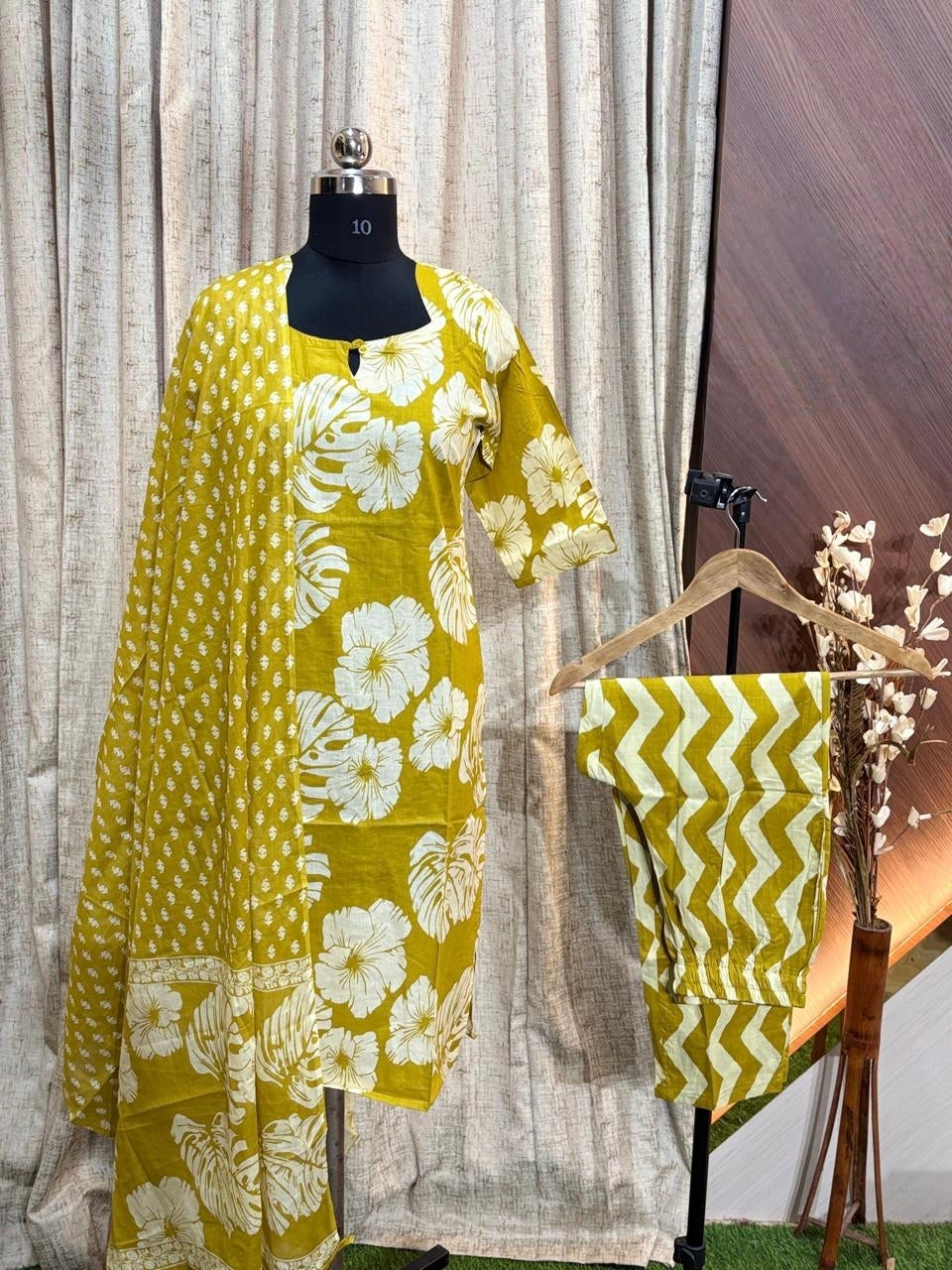 D1197 - Cotton 3pc Kurta Sets