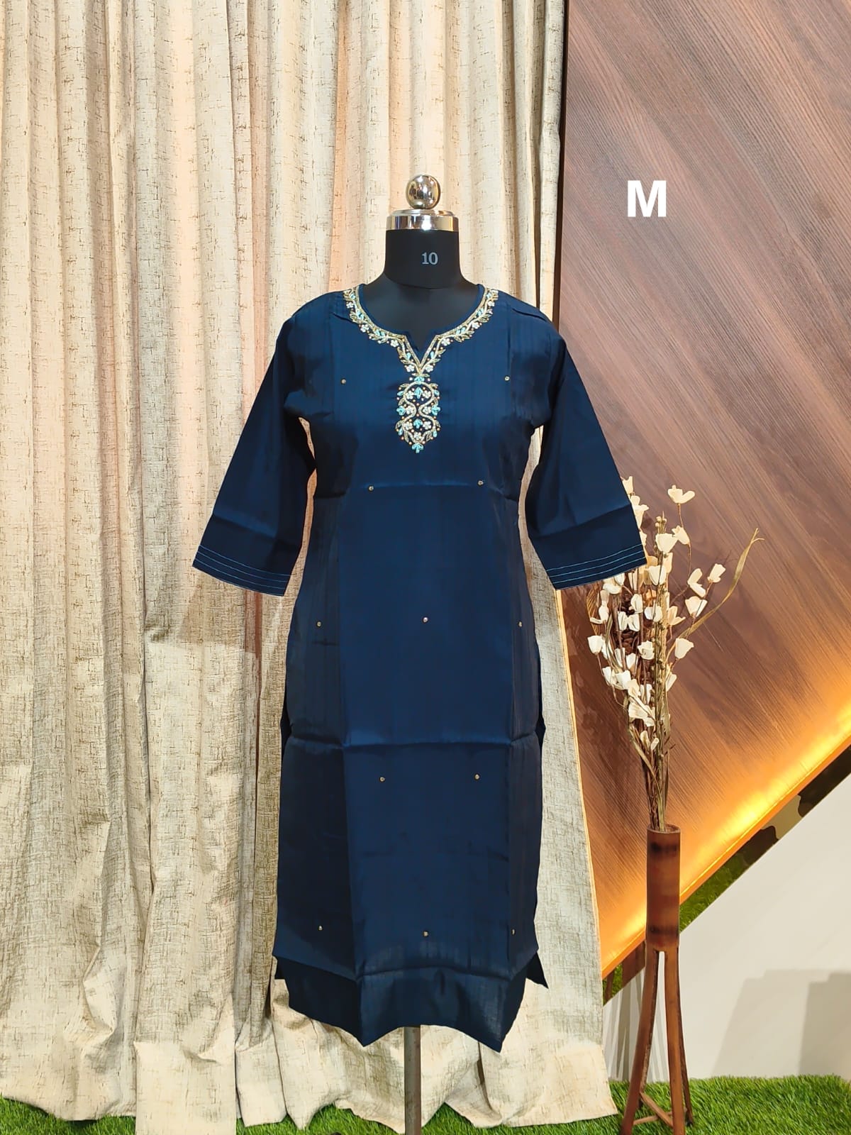 9432 - SILK KURTIS