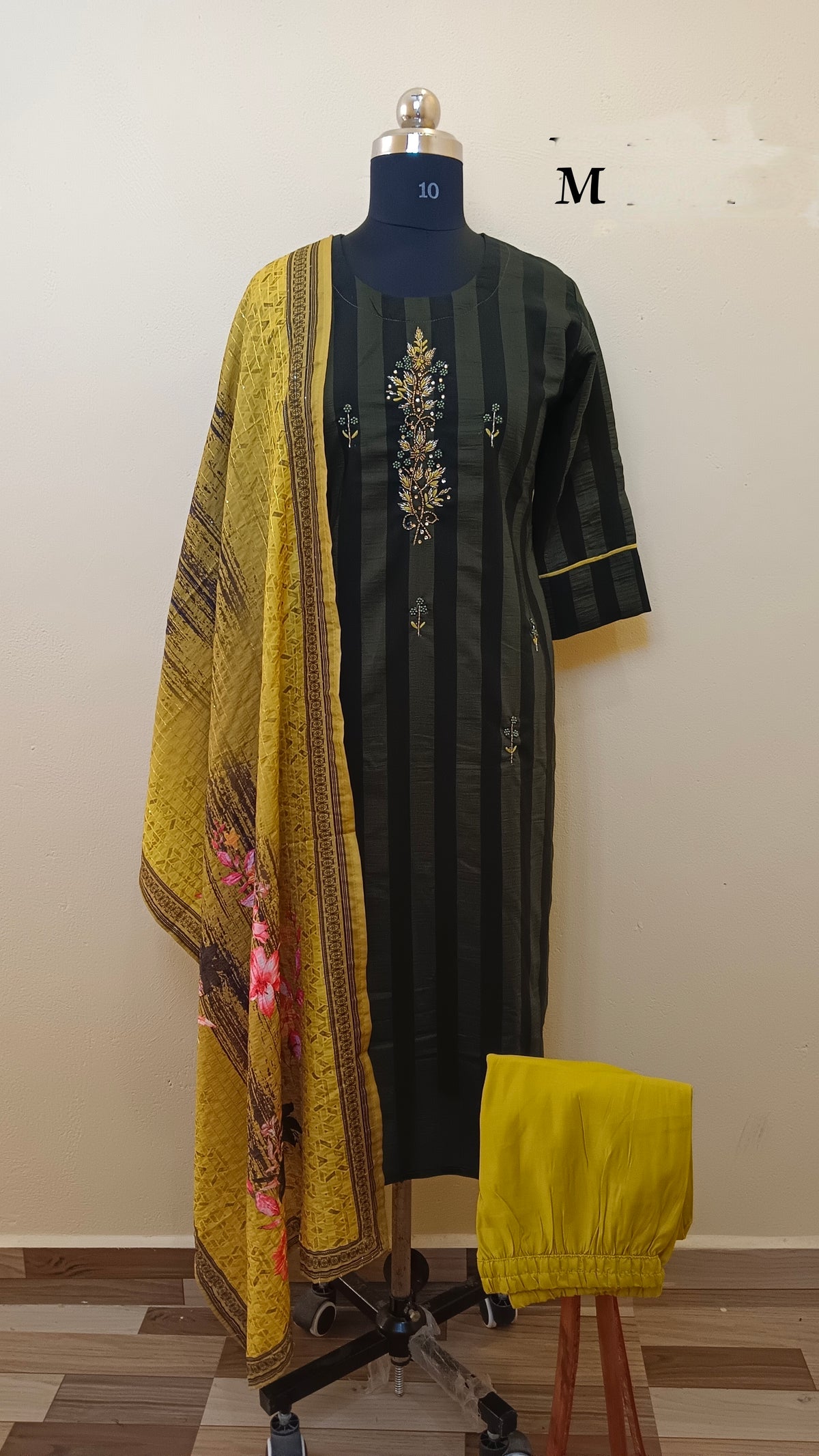 D1379 - Kurti with Pant and Dupatta
