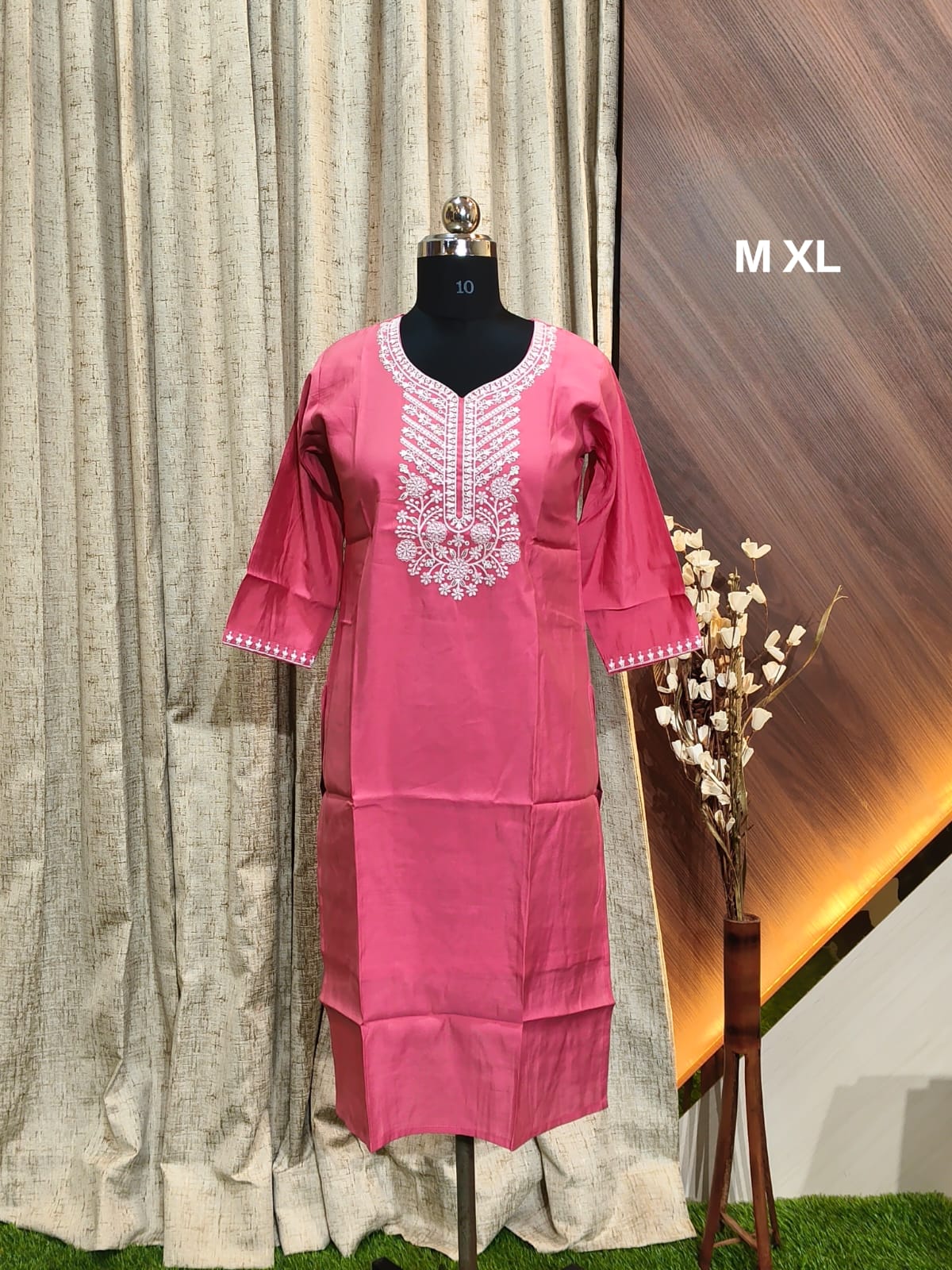 9425 - SILK KURTIS