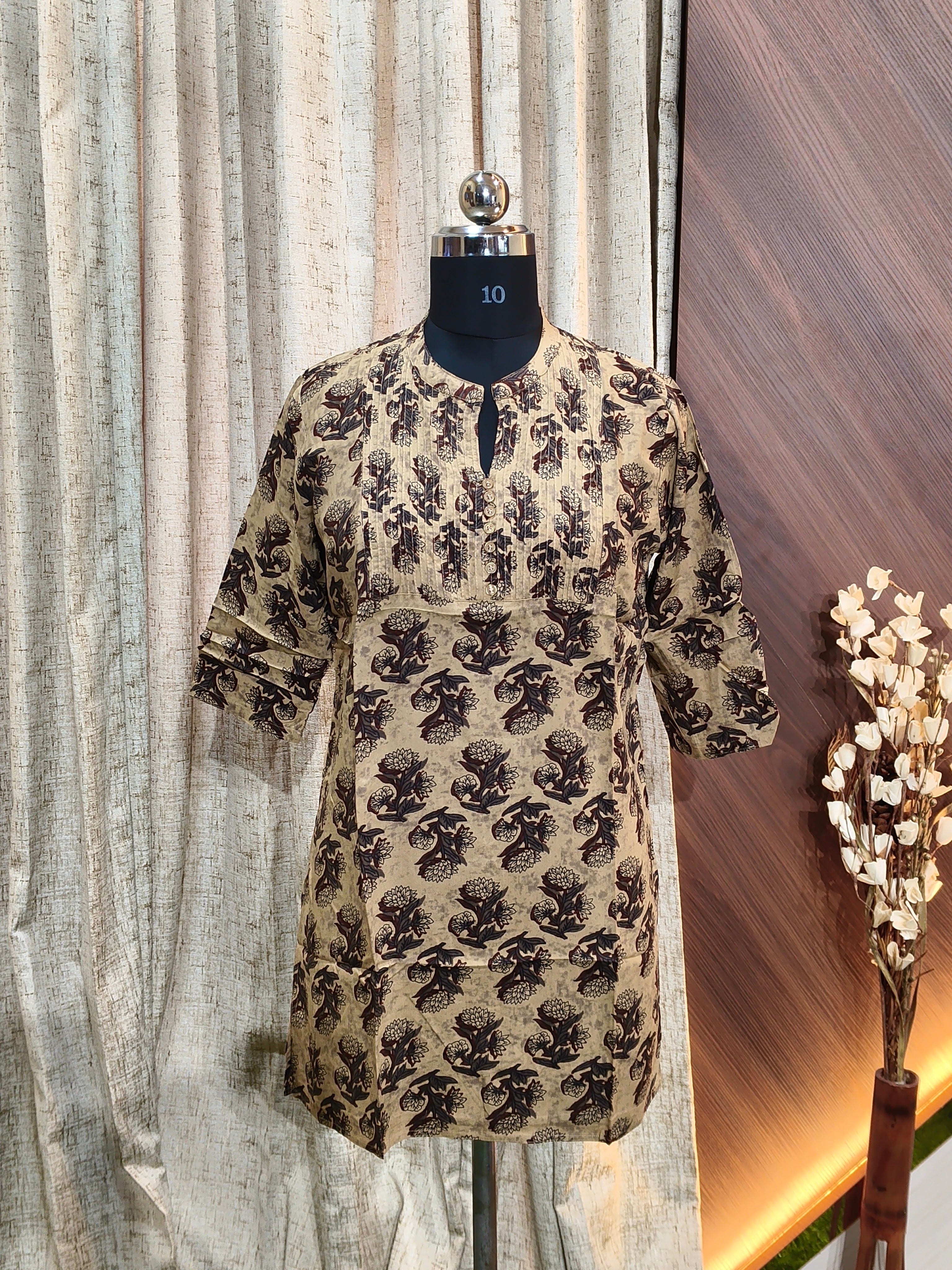 A 1004  - Short Kurtis