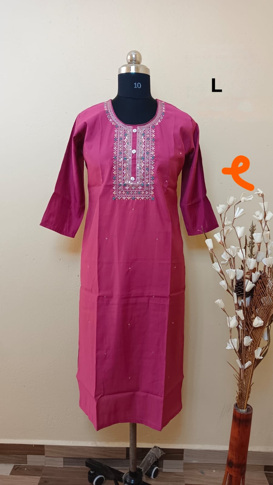 9537 - SILK KURTIS