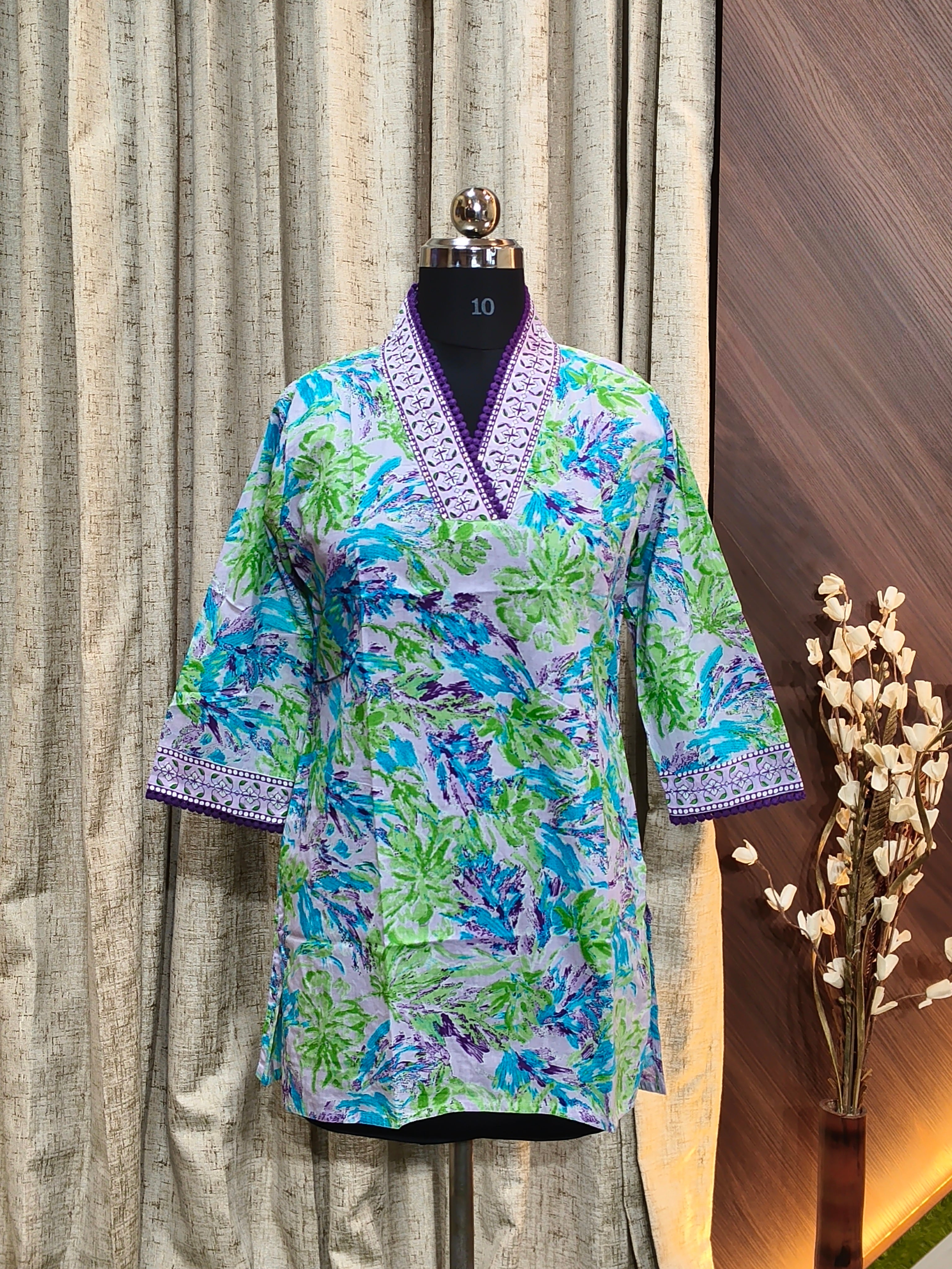 A 1014  - Short Kurtis