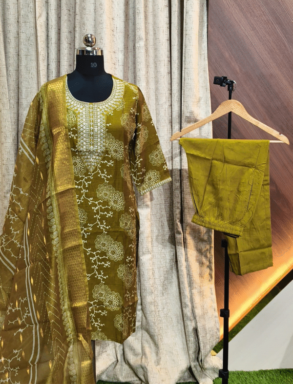 4284 - Kurti with Pant and Dupatta 3PC