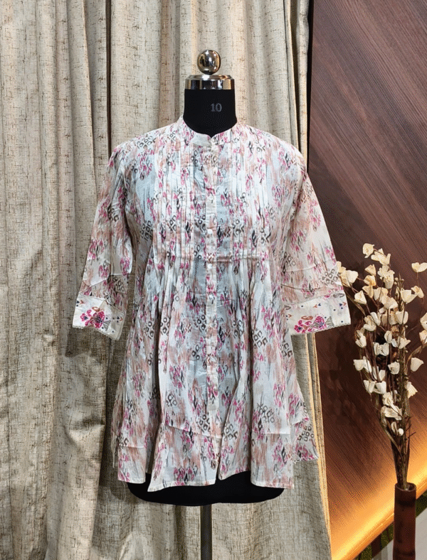 4348 - Short Kurtis