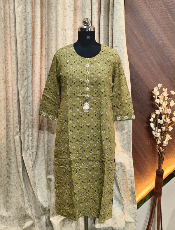 4221 - Long Kurtis
