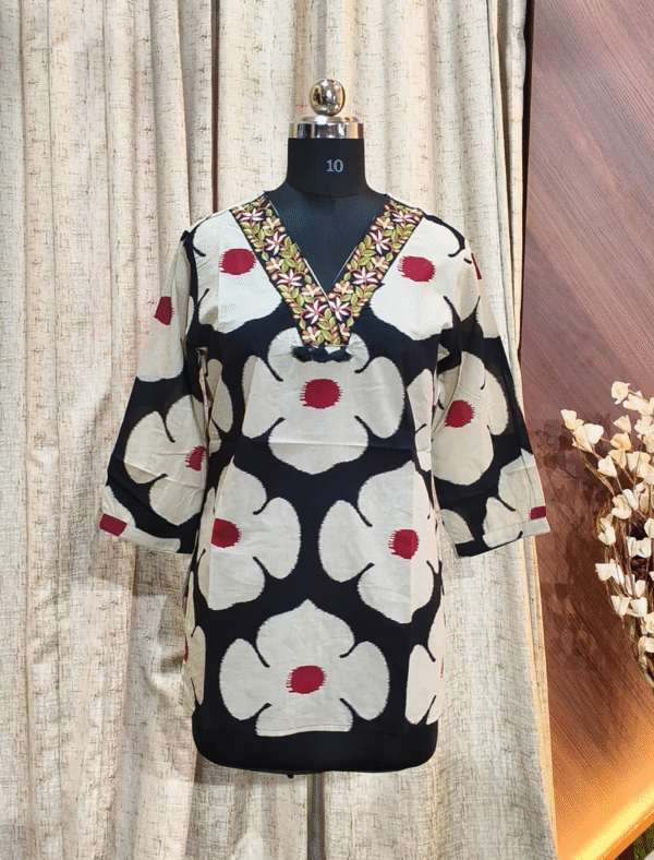 4349 - Short Kurtis