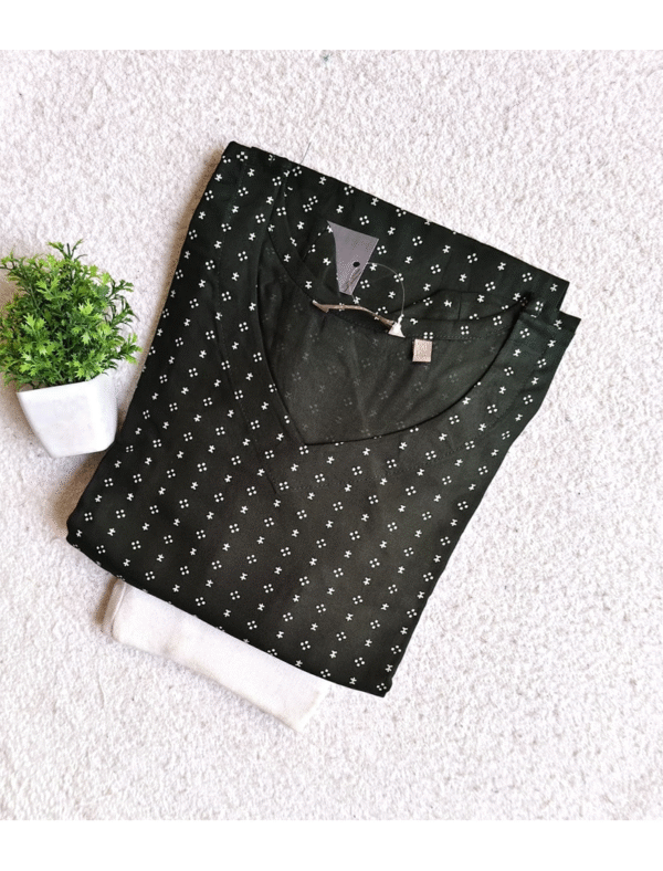 4002 - Kurti with Jeggings Combo