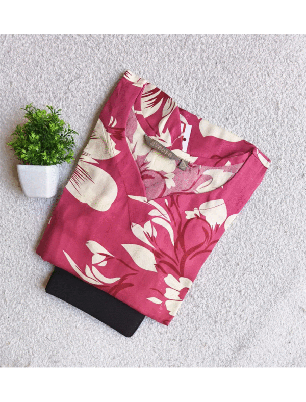 4015 - Kurti with Jeggings Combo