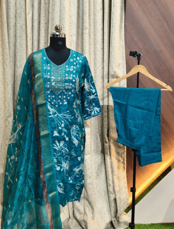 4286 - Kurti with Pant and Dupatta 3PC