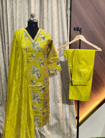 4760- Kurti with Pant and Dupatta 3PC