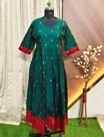 6191 - Raw silk flared Gown