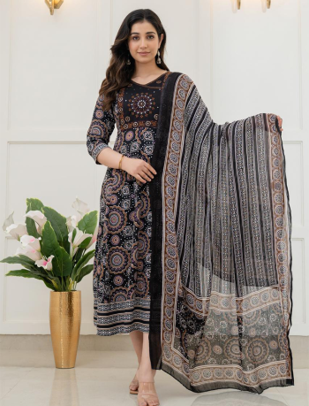 7043 -  Anarkali kurtis with duppatta