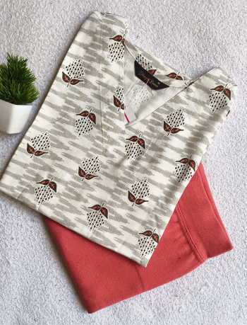 7286 - Kurti with Jeggings Combo