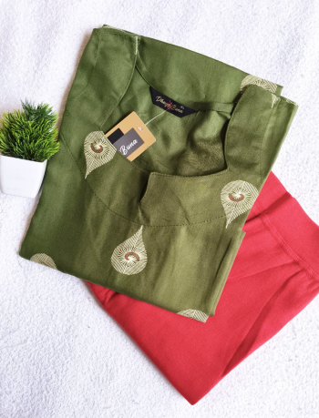 7771 - Kurti with Jeggings Combo