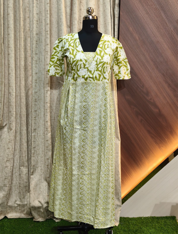 7820 - Frock Style Nighty Feeding